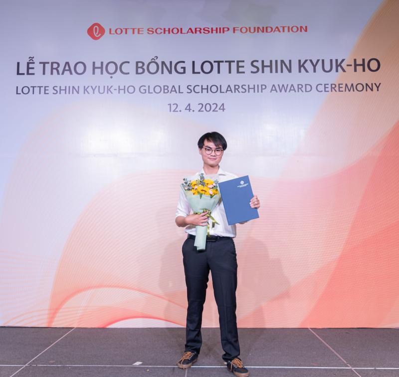 Lotte Shin Kyuk-Ho Global Scholarship Award image 1